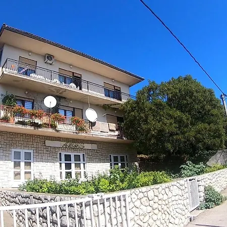 Zo-na Apartment Povile